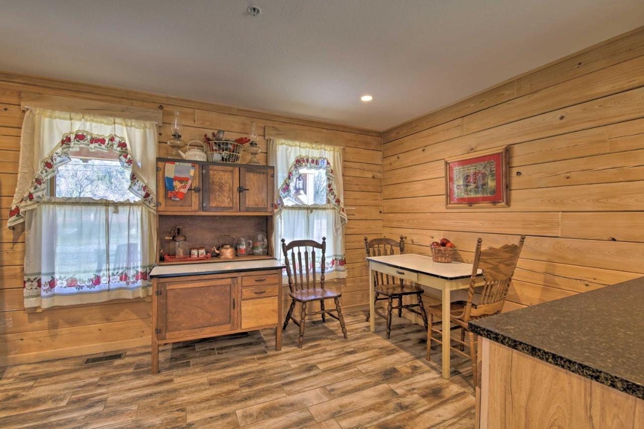 Quiet Hollister Cabin Walk To Lake Taneycomo Bagian luar foto