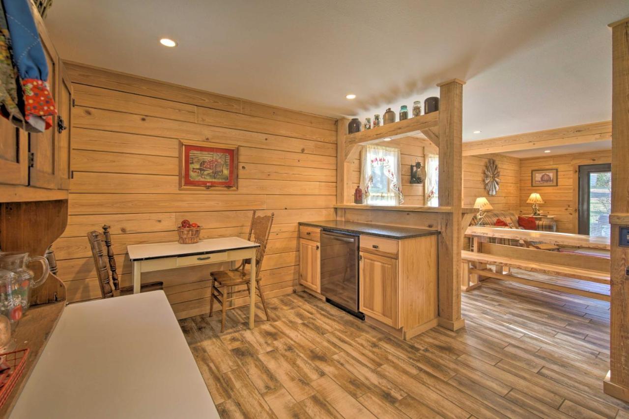 Quiet Hollister Cabin Walk To Lake Taneycomo Bagian luar foto