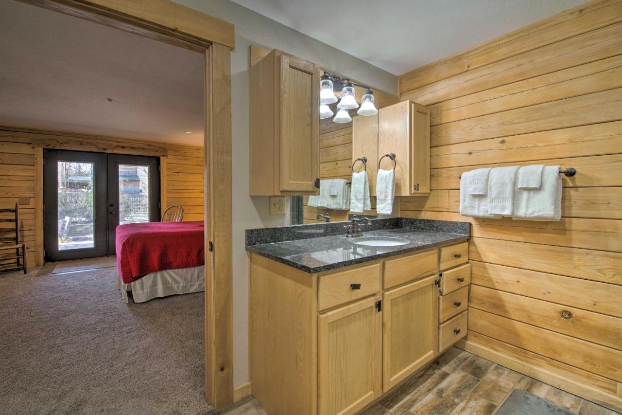 Quiet Hollister Cabin Walk To Lake Taneycomo Bagian luar foto