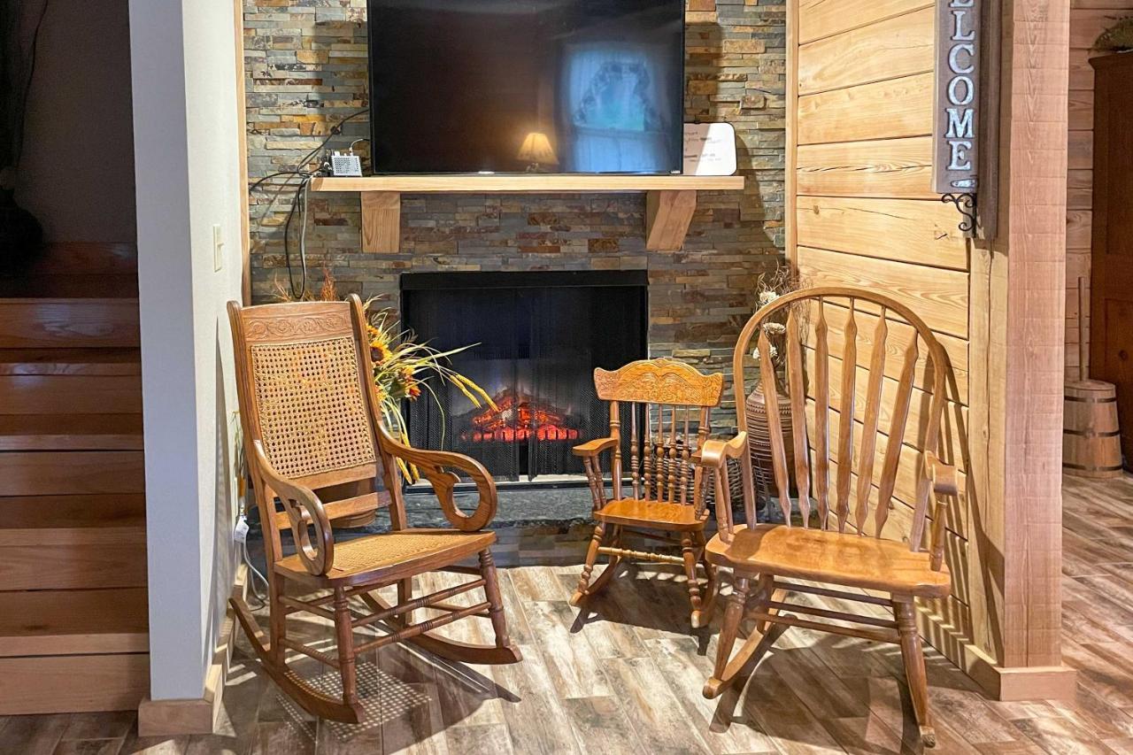 Quiet Hollister Cabin Walk To Lake Taneycomo Bagian luar foto